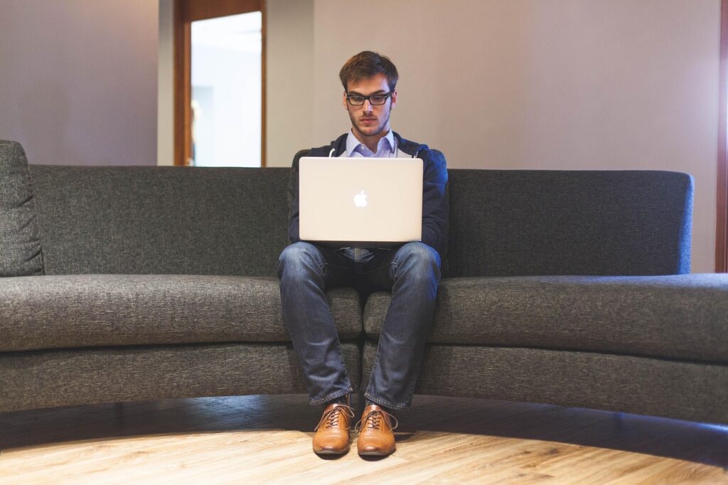 会社の評判を調べるための効果的な方法は？
