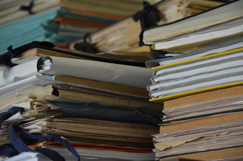 退職書類を郵送する際の注意点と手続きは？