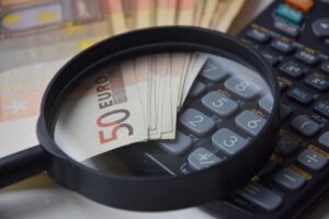 退職金額を計算するための便利なツールは？